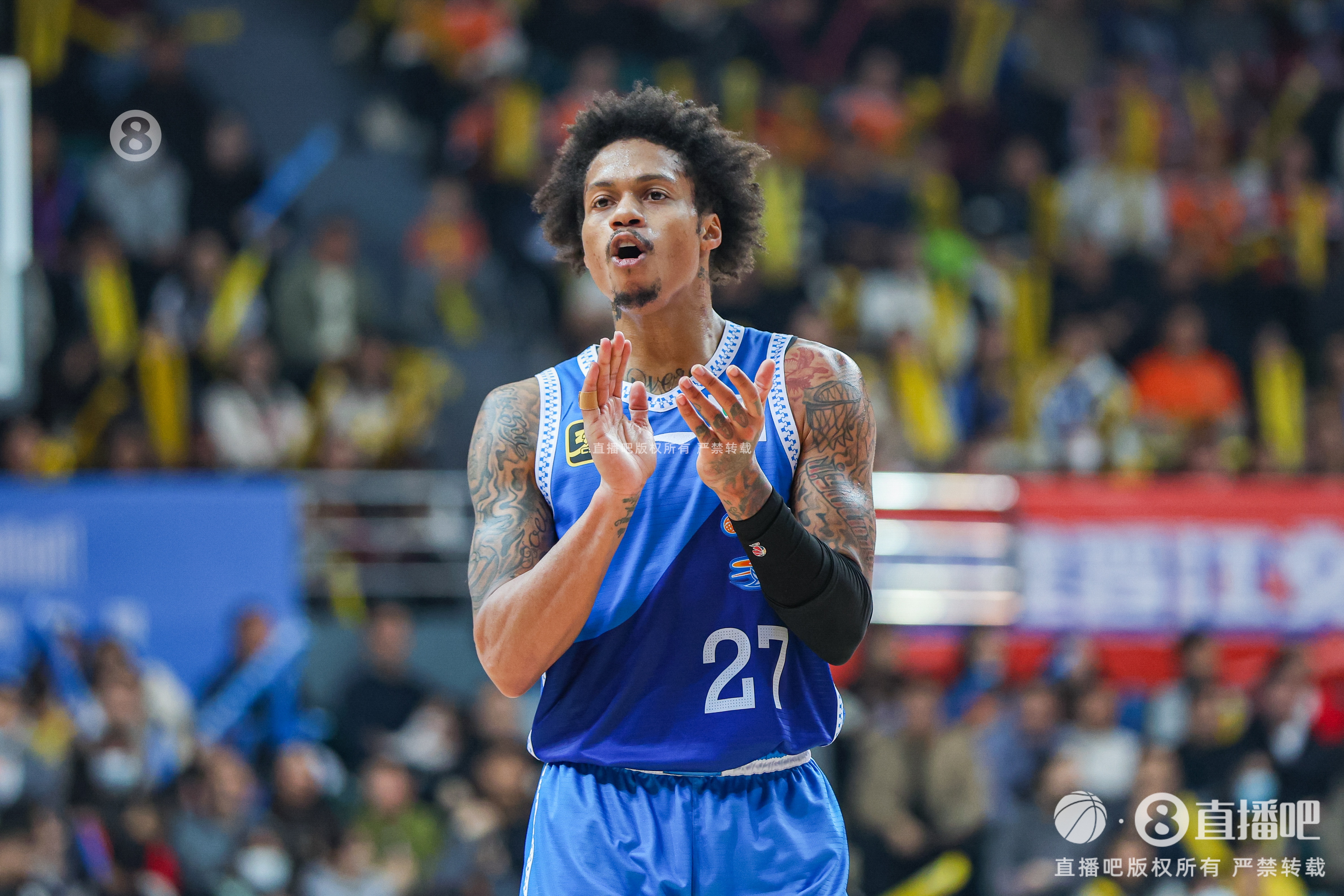  合格外援组合！库克20中11砍27分 杨16中8&罚球14中10砍27分6助